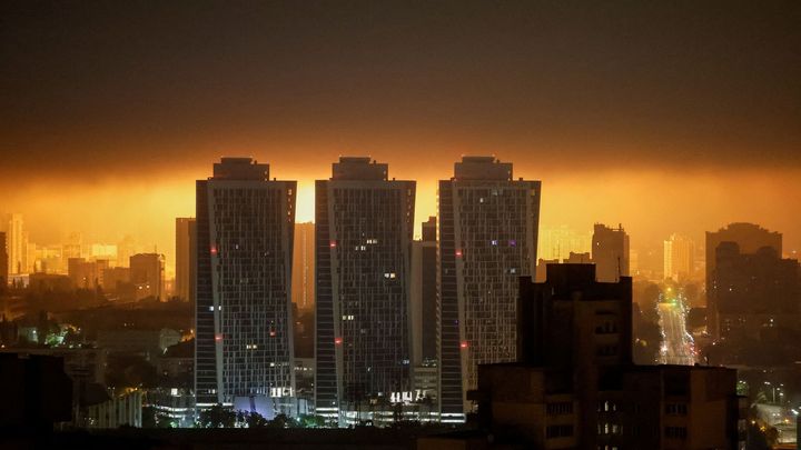  Reuters