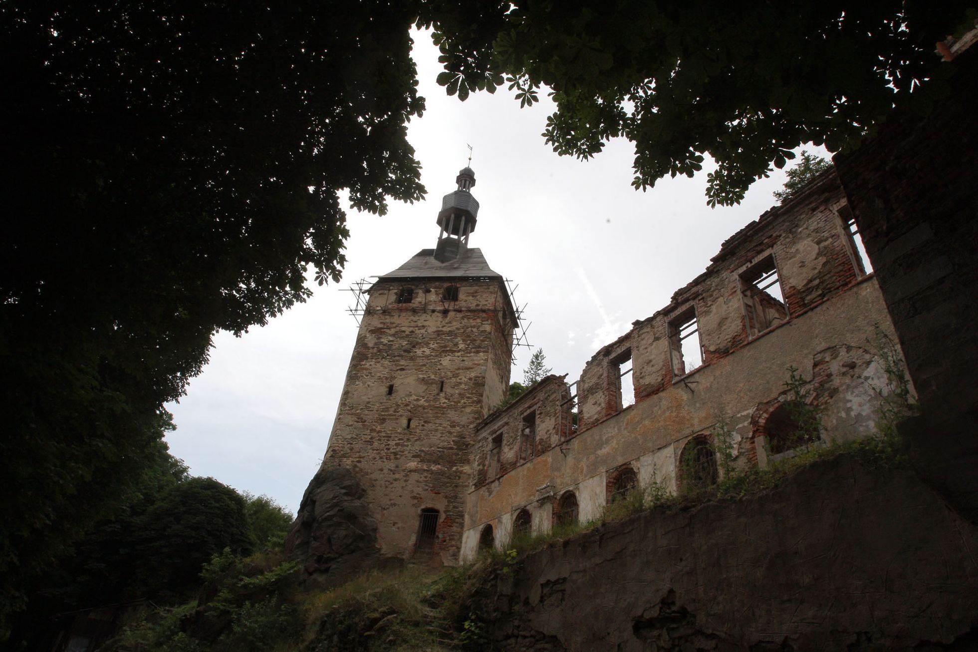 Opravy hradu Hartenberg