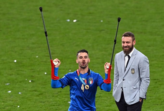 Leonardo Spinazzola slaví vítězství ve finále ME 2020