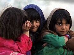 Dívky z Ghazní jihozápadně od Kábulu.