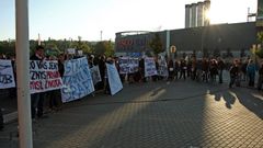 Pochod fanoušků Slavie - protesty - Straka