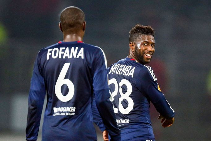 EL, Lyon - Plzeň: Gueida Fofana (6) a Arnold Mvuemba