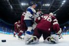 Olympiáda živě: Finové zdolali Lotyšsko díky gólům v závěru, Kanaďanky zničily Švédky