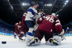 Olympiáda živě: Finové zdolali Lotyšsko díky gólům v závěru, Kanaďanky zničily Švédky