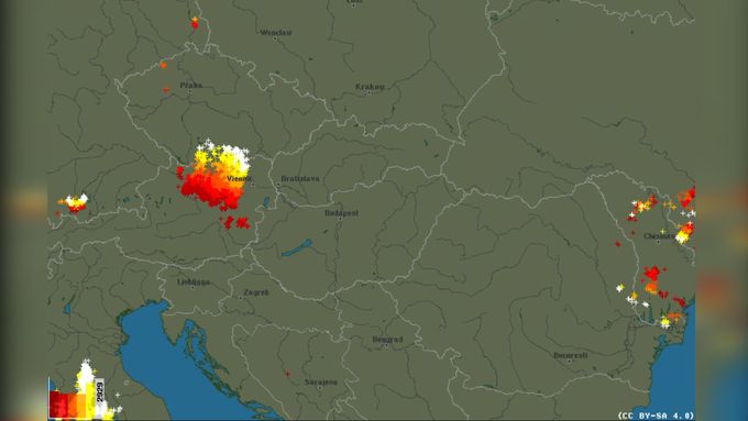 Bouřka putující z jihu Evropy se na českých hranicích rozplynula