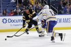 Pastrňák a Nosek ukončili krátké čekání na první gól v nové sezoně NHL
