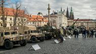 Hradčanské náměstí v Praze se v den 20. výročí vstupu Česka do NATO stalo prostorem pro výstavu vojenské techniky Armády České republiky.