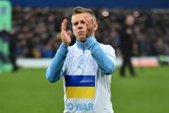 Fotbalista Zinčenko před zápasem se Skotskem nezadržel slzy: Ukrajina se nikdy nevzdá