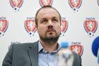 Morava už není zlo. Šidliák popsal speciální kartičky, kterými Berbr šikanoval komisi