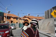 Kuriózní souboj. O post starosty v peruánské obci se utkají Hitler a Lenin