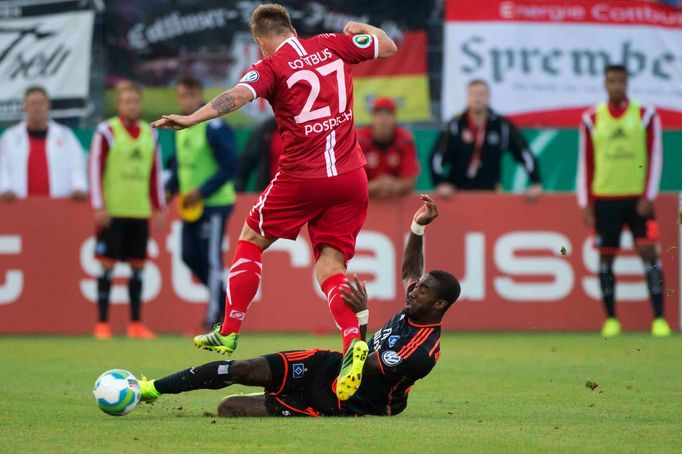 Energie Cottbus -  Hamburger SV: Zbyněk Pospěch - Johan Djourou