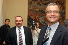Kalousek chystá rozpočet jako od Skrblíka