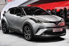 Toyota svolává ke kontrole přes milion hybridů. Řeší zkrat v motoru