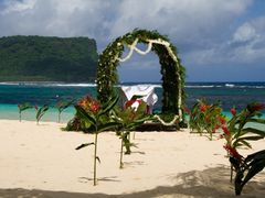 někteří turisté na Samou létají uzavřít sňatek