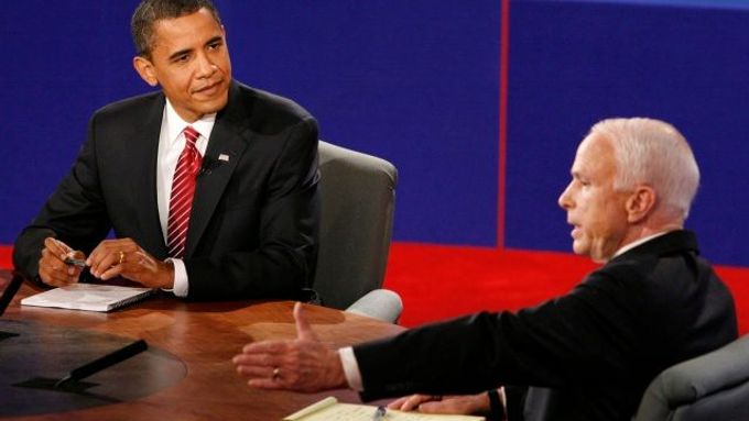 Formát každé z debat byl jiný. Nyní se poprvé kandidáti posadili k jednomu stolu.