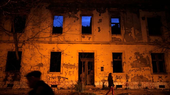 Ilustrační foto. Válkou zničený dům v bosenském Mostaru.