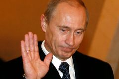 Buďme přátelé, loučil se Putin na summitu NATO