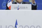Sarkozy se loučil. Chválil Francii, zkritizoval Klause
