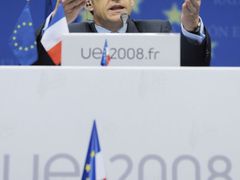 Bruselký summit EU, poslední pod francouzskou taktovkou, sice přinesl dohodu na energeticko-klimatickém balíčku, jeho obsah však zaostal za očekáváními