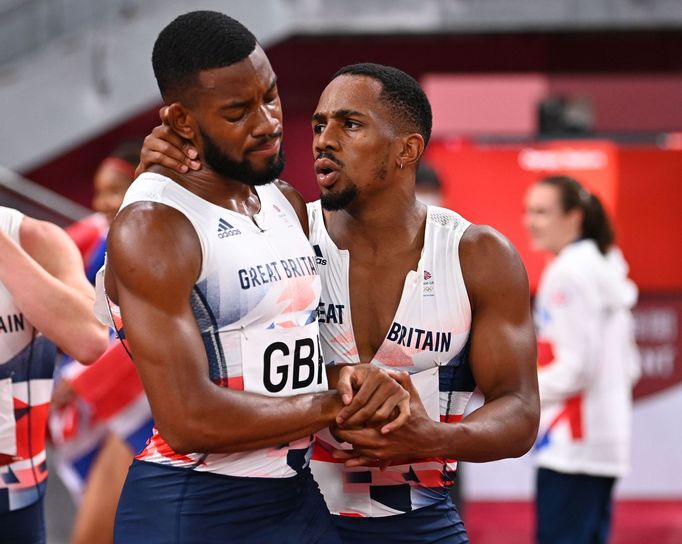 Nethaneel Mitchell-Blake a Chijindu Ujah na OH v Tokiu.