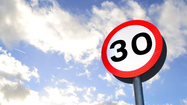 Snížit rychlost na 30 km/h jako v Paříži? Následovala by defenestrace, míní primátor; Zdroj foto: Shutterstock