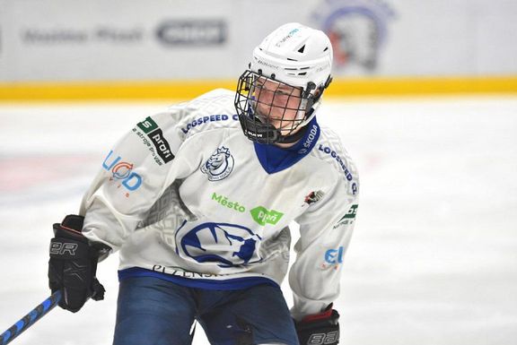 Před stávající sezonou působil Adam Benák v Plzni, kde si zahrál i za extraligové áčko