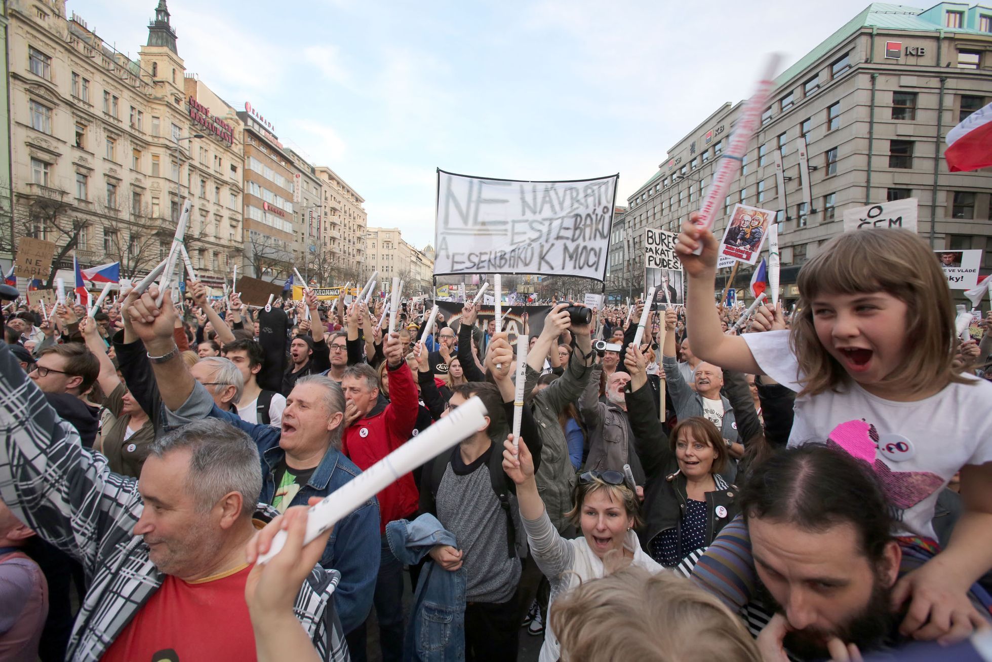 Demonstrace proti Babišovi