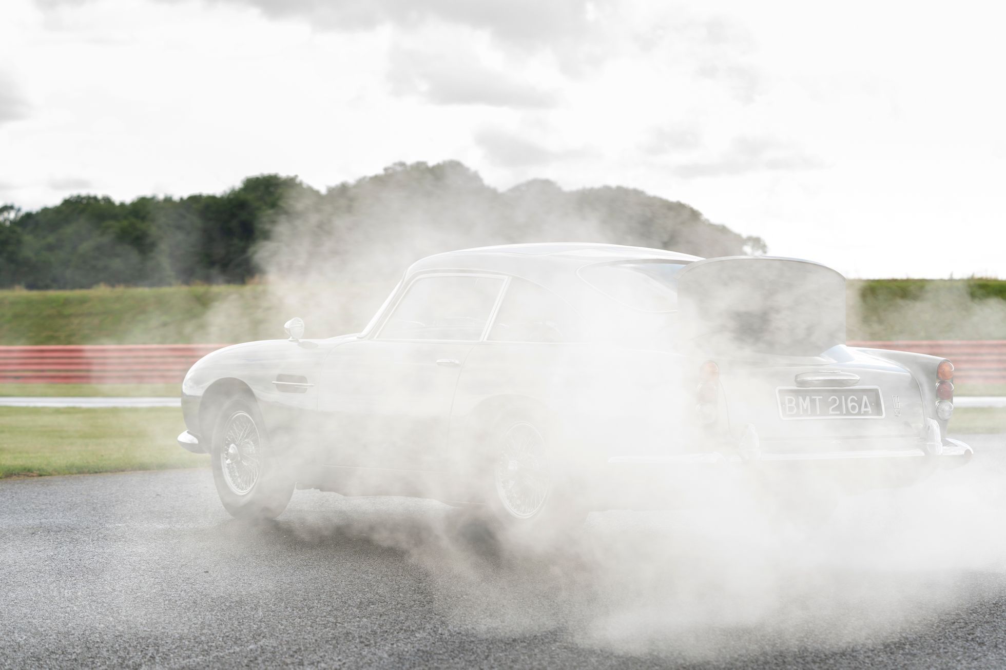 Aston Martin DB5 Bond Continuation