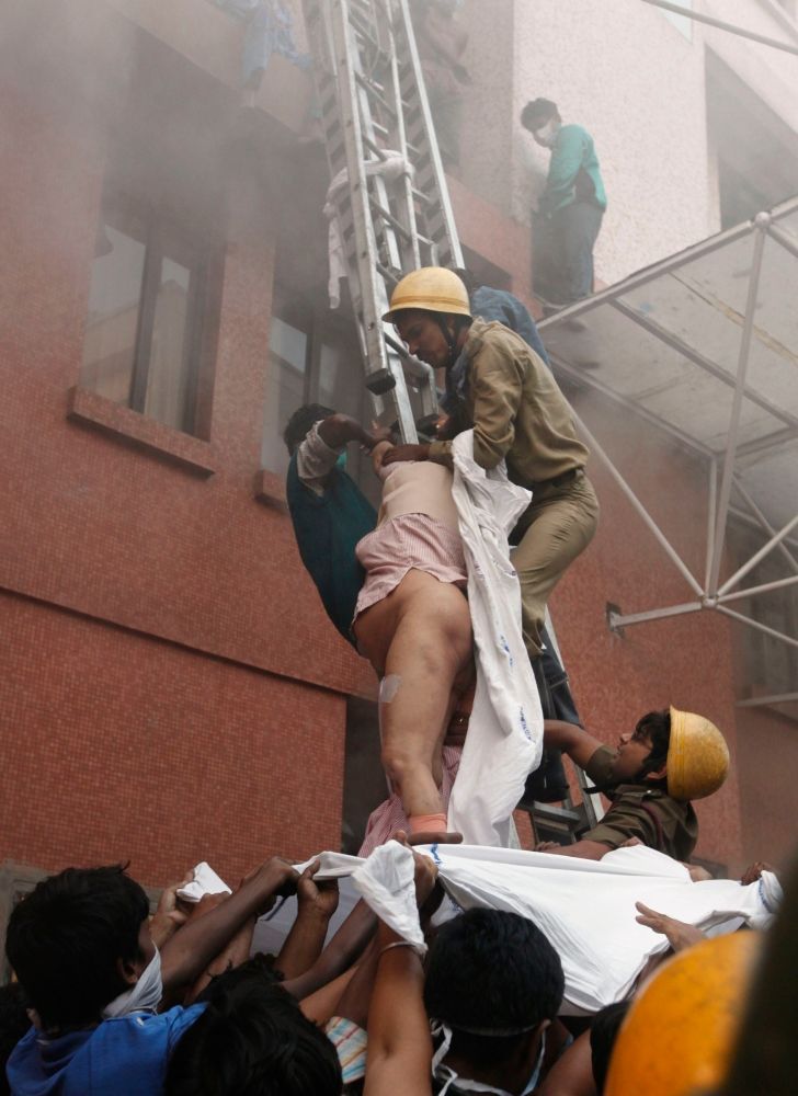 Nemocnice v Kalkatě hořela, zemřelo přes 70 lidí