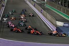 Verstappen vyhrál závod formule 1 v Džiddě