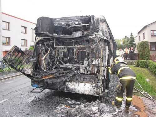 Požár městského autobusu v Ostravě - Hošťálkovicích