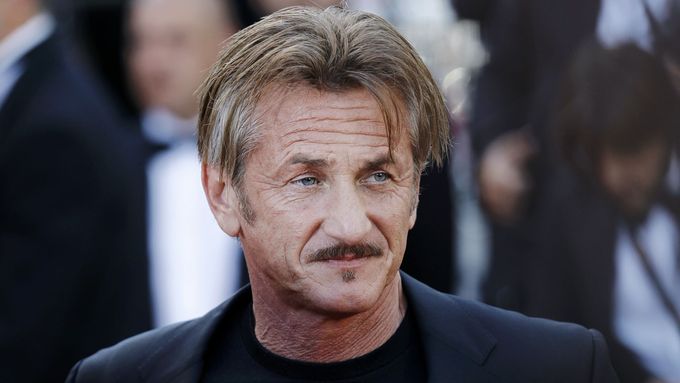 Sean Penn natočil drama o vztahu dcery a jejího otce, bankovního lupiče.