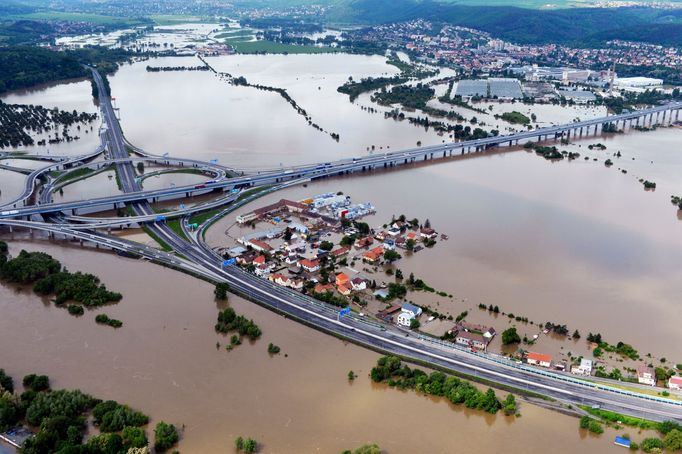 Soutok Vltavy a Berounky v pražských Lahovicích (na snímku ze 4. června 2013).