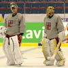 Hokej, MS 2013, český trénink: Ondřej Pavelec a Pavel Francouz