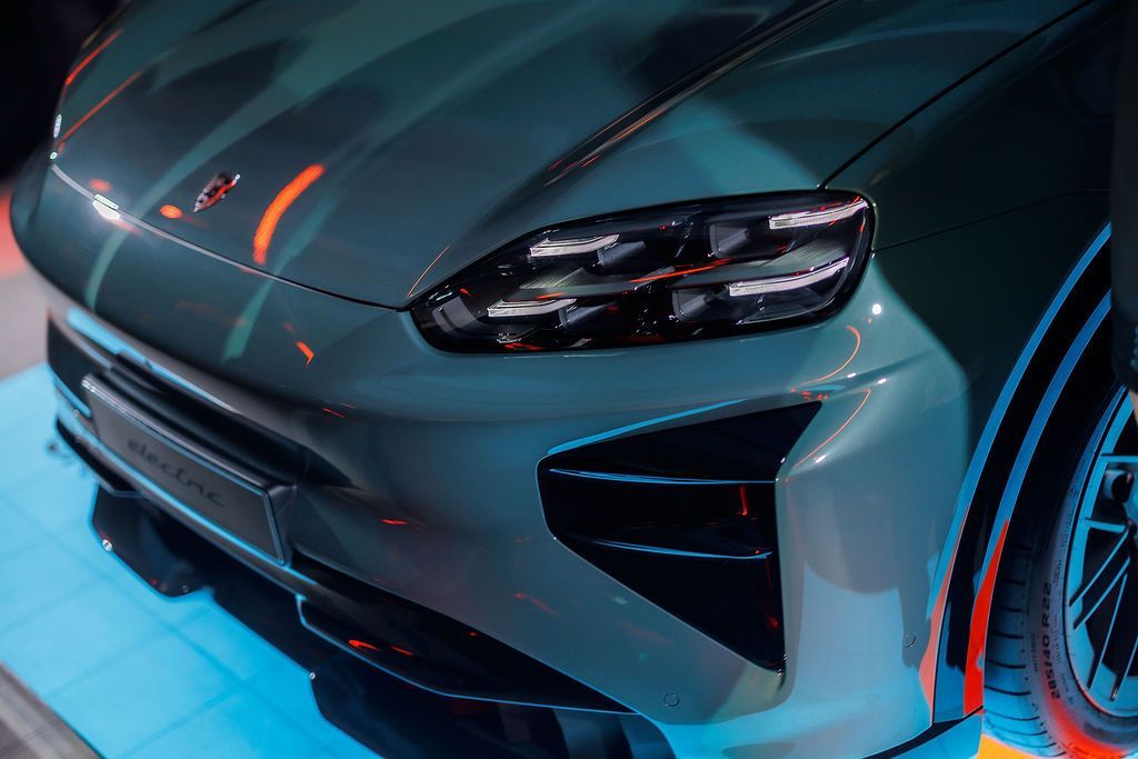 Porsche Cayenne Electric