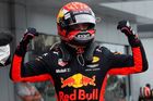 Verstappen oslavil  dvacáté narozeniny vítězstvím v Malajsii. Hamilton znovu navýšil vedení