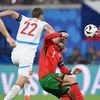 Tomáš Souček a Cristiano Ronaldo v zápase Eura 2024 Portugalsko - Česko