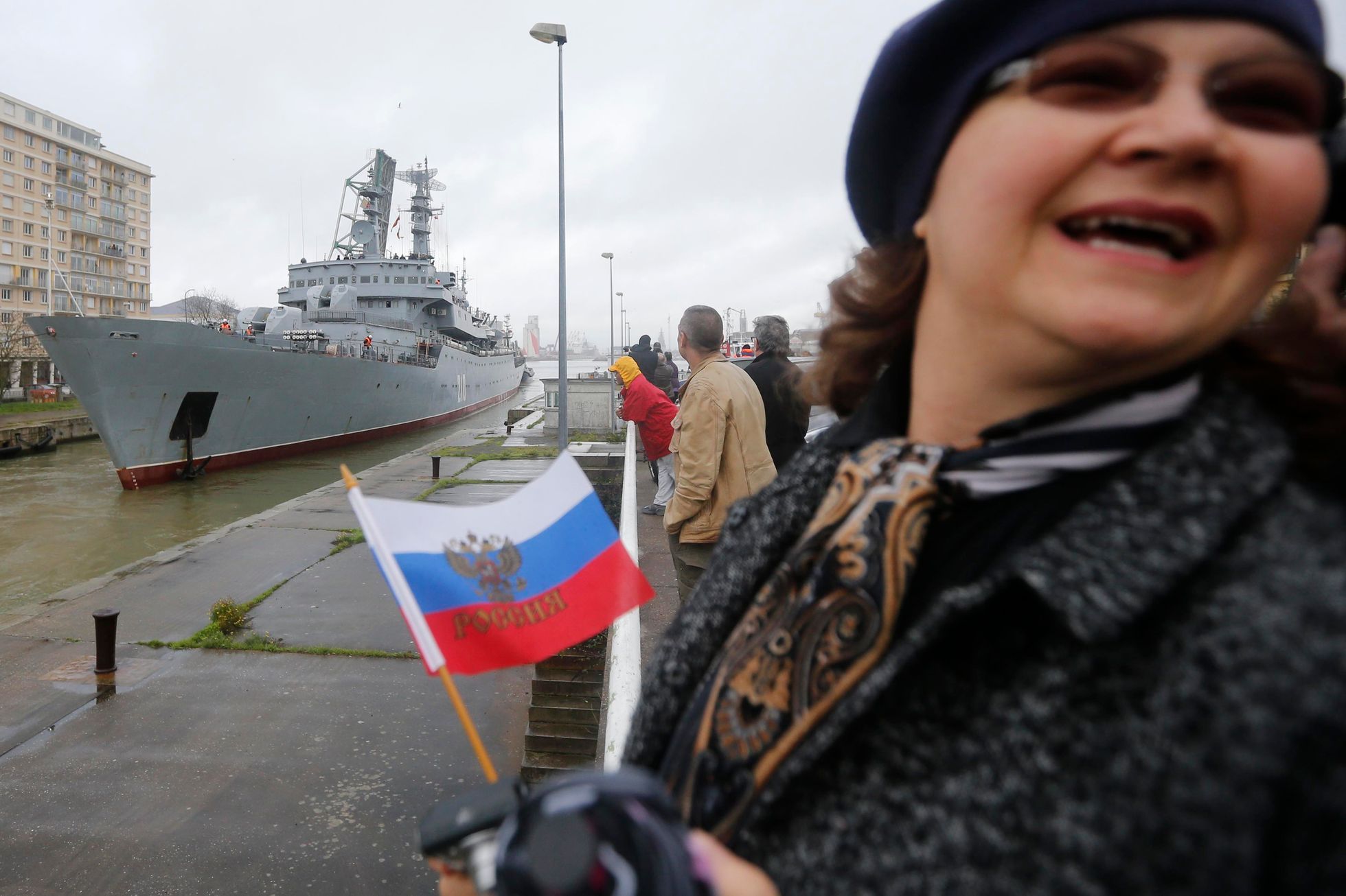 Ruští námořníci opustili Francii, kde se učili s lodí třídy mistral
