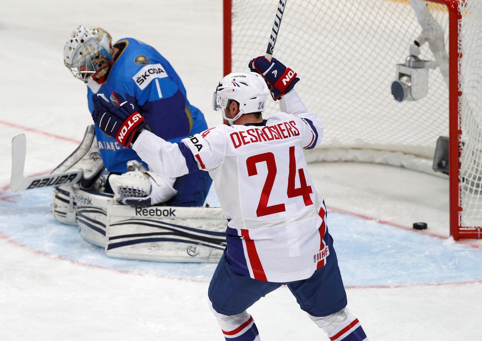 Ivanov a Desrosiers v utkání Francie - Kazachstán
