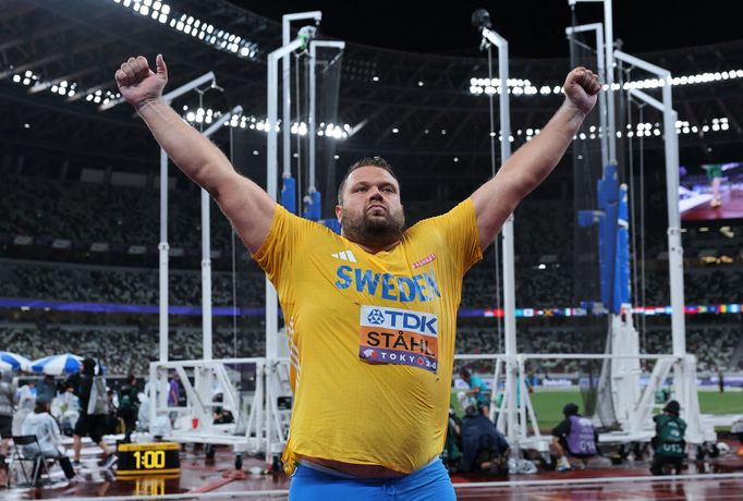 Diskař Daniel Stahl slaví vítězství na MS v Tokiu 2025.