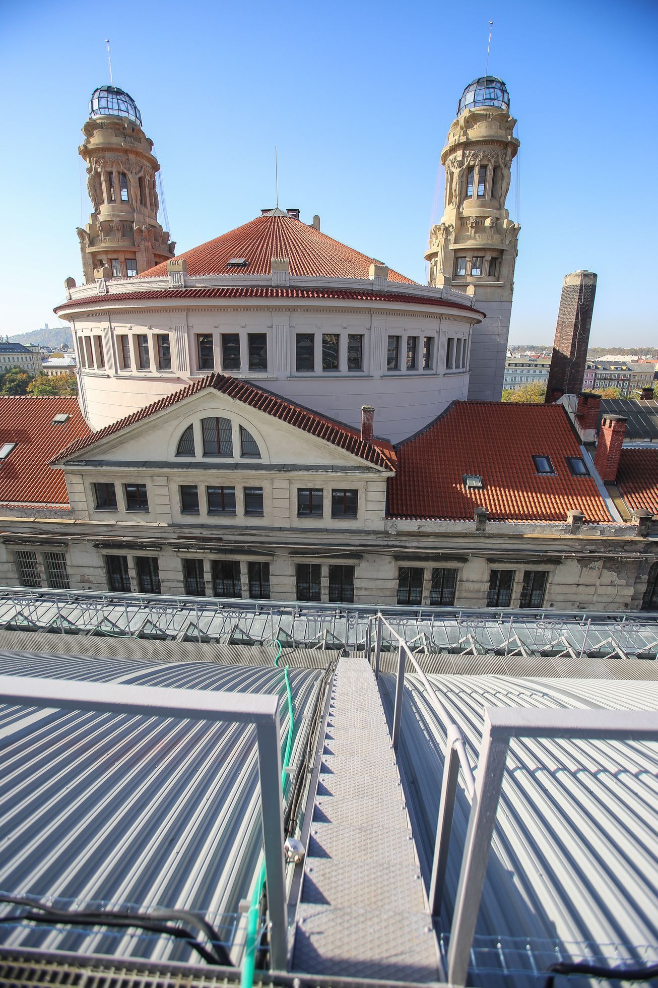 Opravená prosklená střecha na Hlavním nádraží v Praze