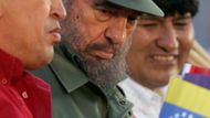 Přátelé: Fidel Castro při havanské schůzce s venezuelským prezidntem Hugem Chávezem a bolívijským prezidentem Evo Morálesem. Duben 2006.