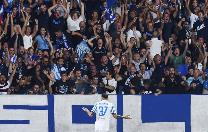 Soccer Football - Serie A - SPAL v Atalanta - Paolo Mazza, Ferrara, Italy - August 25, 2019   SPAL's Andrea Petagna celebrates scoring their second goal   REUTERS/Jennife