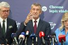 Mimořádná schůze sněmovny kvůli bitcoinům. Babiš vyzval vládu k demisi