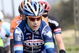 Série řady nehod a zdravotních problémů při profesionálních cyklistických závodech vyvrcholila 29. března, kdy Belgičan Antoine Demoitié podlehl v nemocnici v Ajacciu infarktu.