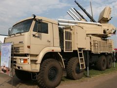Baterie Pancir-S1 na nákladním voze Kamaz.