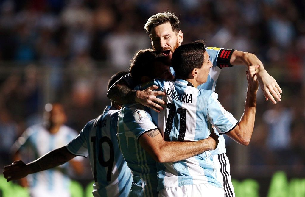 Lionel Messi a fotbalisté Argentiny se radují z výhry