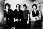 Zakládající sestava Dire Straits v roce 1979. Zleva basista John Illsley, Mark Knopfler, jeho mladší bratr a druhý kytarista David Knopfler a bubeník Pick Withers.