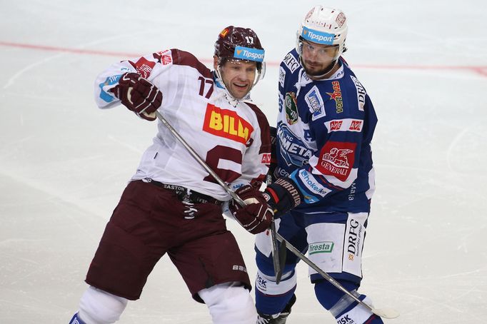 HC Sparta Praha - Kometa Brno, extraliga 2016/17. Martin Zaťovič a Jaroslav Hlinka