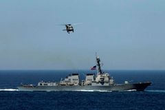 Další korejské manévry, dorazily bojové lodě z USA